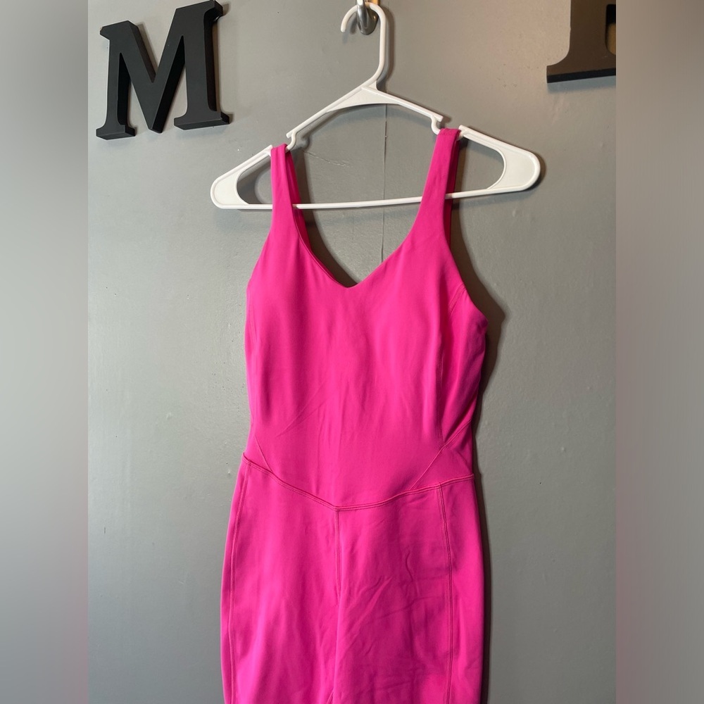 Lululemon Align Onesie 8"
Sonic Pink size 6 - Picture 6 of 15